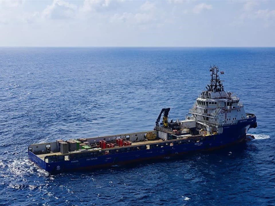 Harbor brokerage and tug support